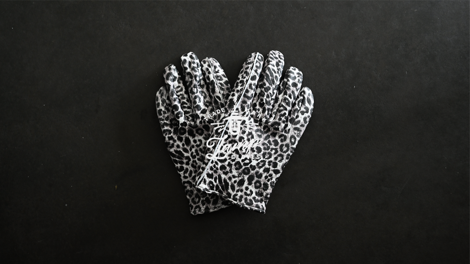 LAMP GLOVES "Utility glove Mid WHITE LEOPARD "発売決定